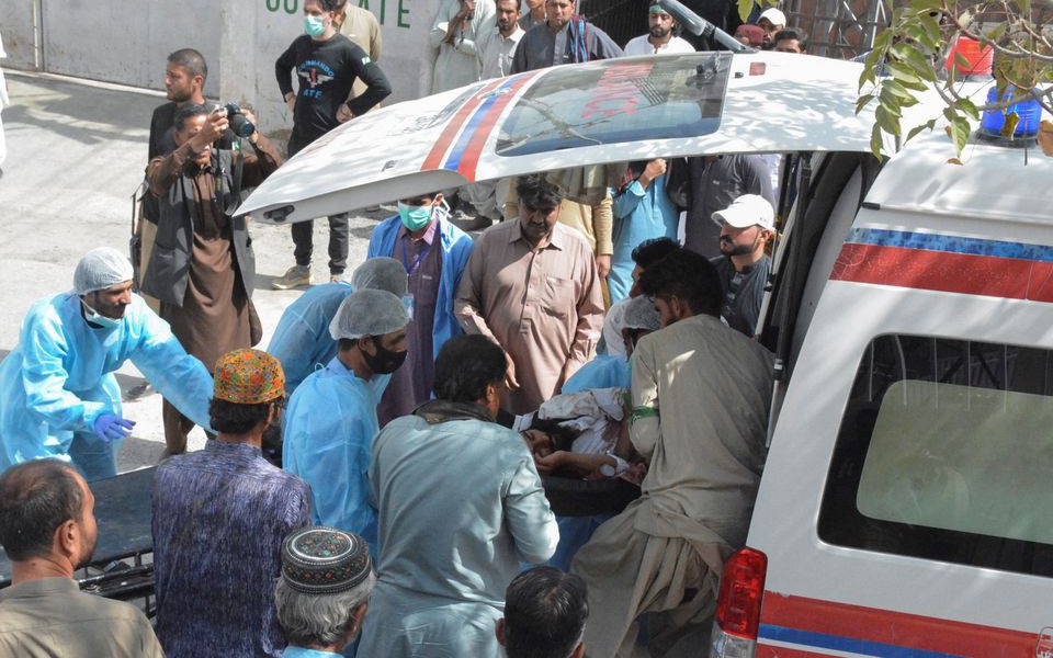 Clip: Đánh bom liên hoàn khiến hơn 100 người thương vong ở Pakistan