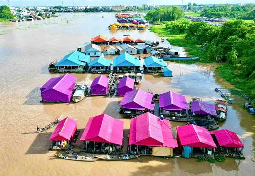 Độc đáo Làng bè Châu Đốc rực rỡ sắc màu - điểm đến du lịch hấp dẫn miền sông nước