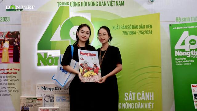 Điểm đặc biệt thu hút sinh viên báo chí tại gian trưng bày Báo Nông thôn Ngày nay/điện tử Dân Việt tại Hội báo 2024
