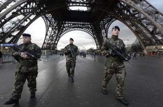 Clip: Pháp nâng cảnh báo lên mức cao nhất sau vụ khủng bố kinh hoàng ở Moscow