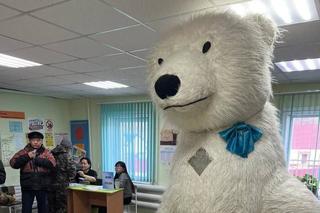 Những chú “gấu Bắc cực và lợn rừng” đi bỏ phiếu bầu cử tổng thống Nga