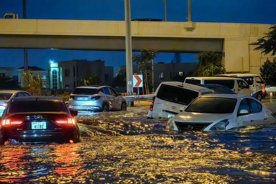 THẾ GIỚI TUẦN QUA: Công nghệ gieo mưa nhân tạo là gì mà bị cho là nguyên nhân gây lũ lụt ở Dubai?